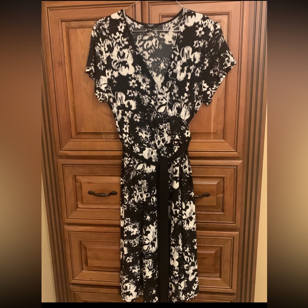 Alfani Midi Dress. 1X. Black and white.